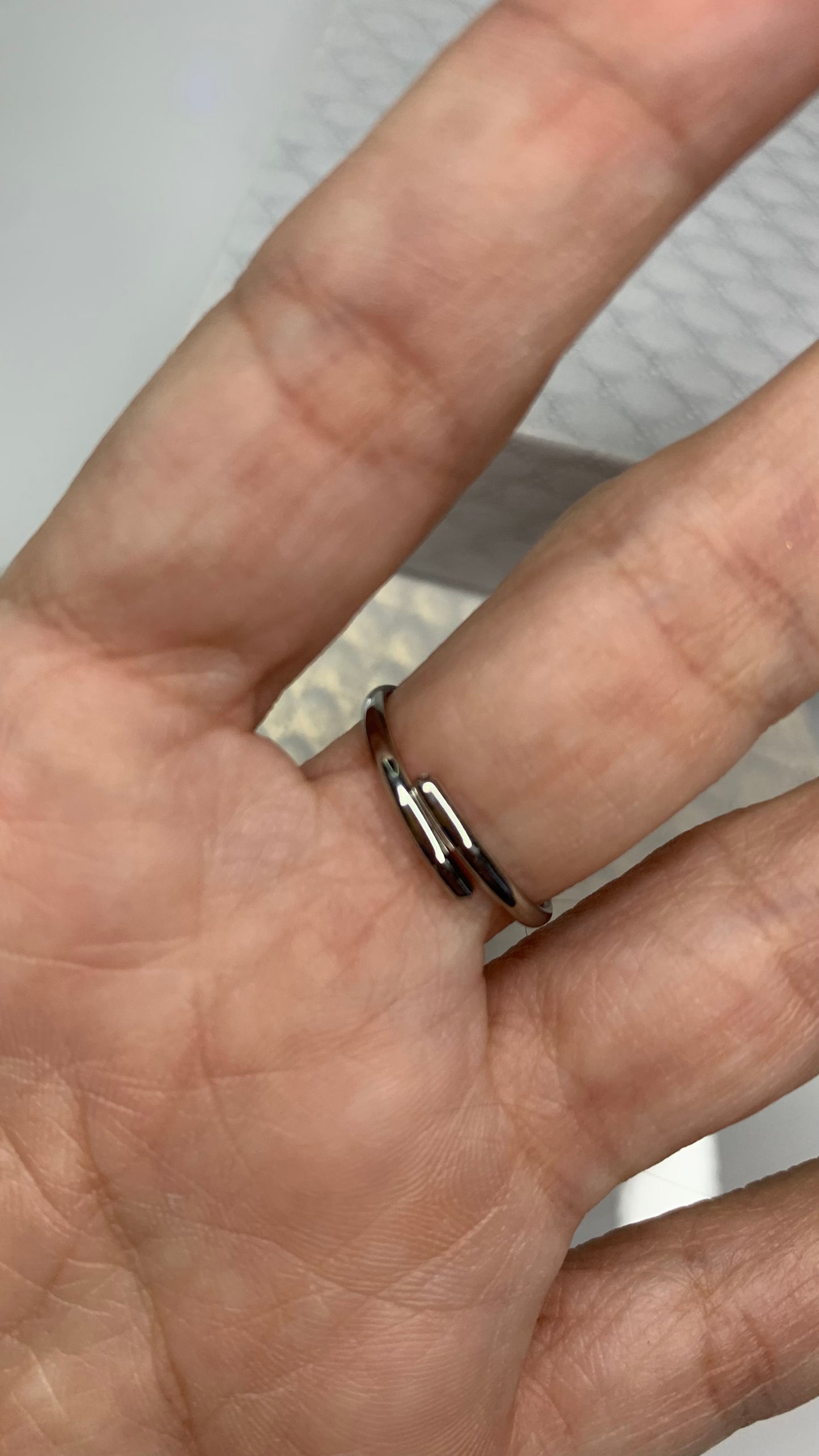 Anello con zircone a cuore