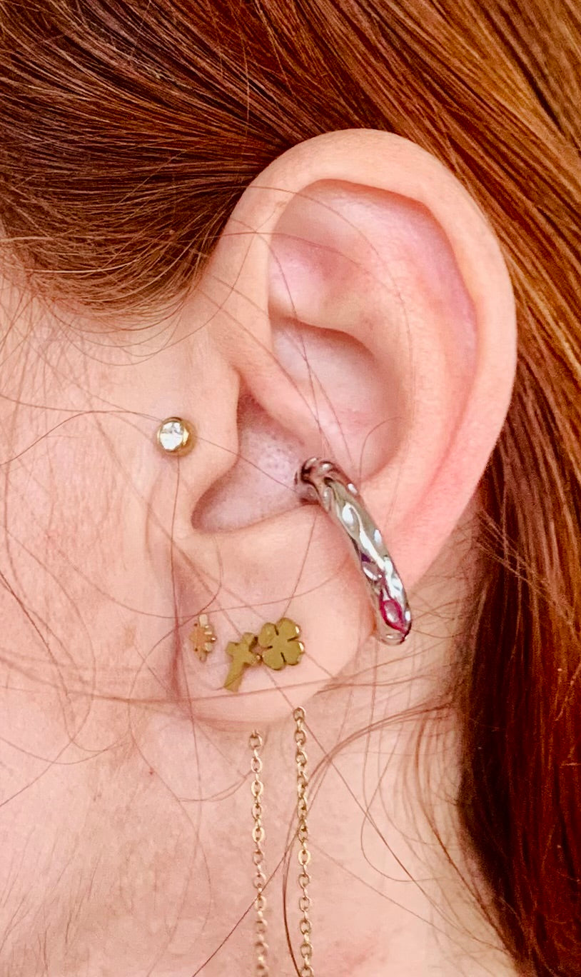 Ear cuff