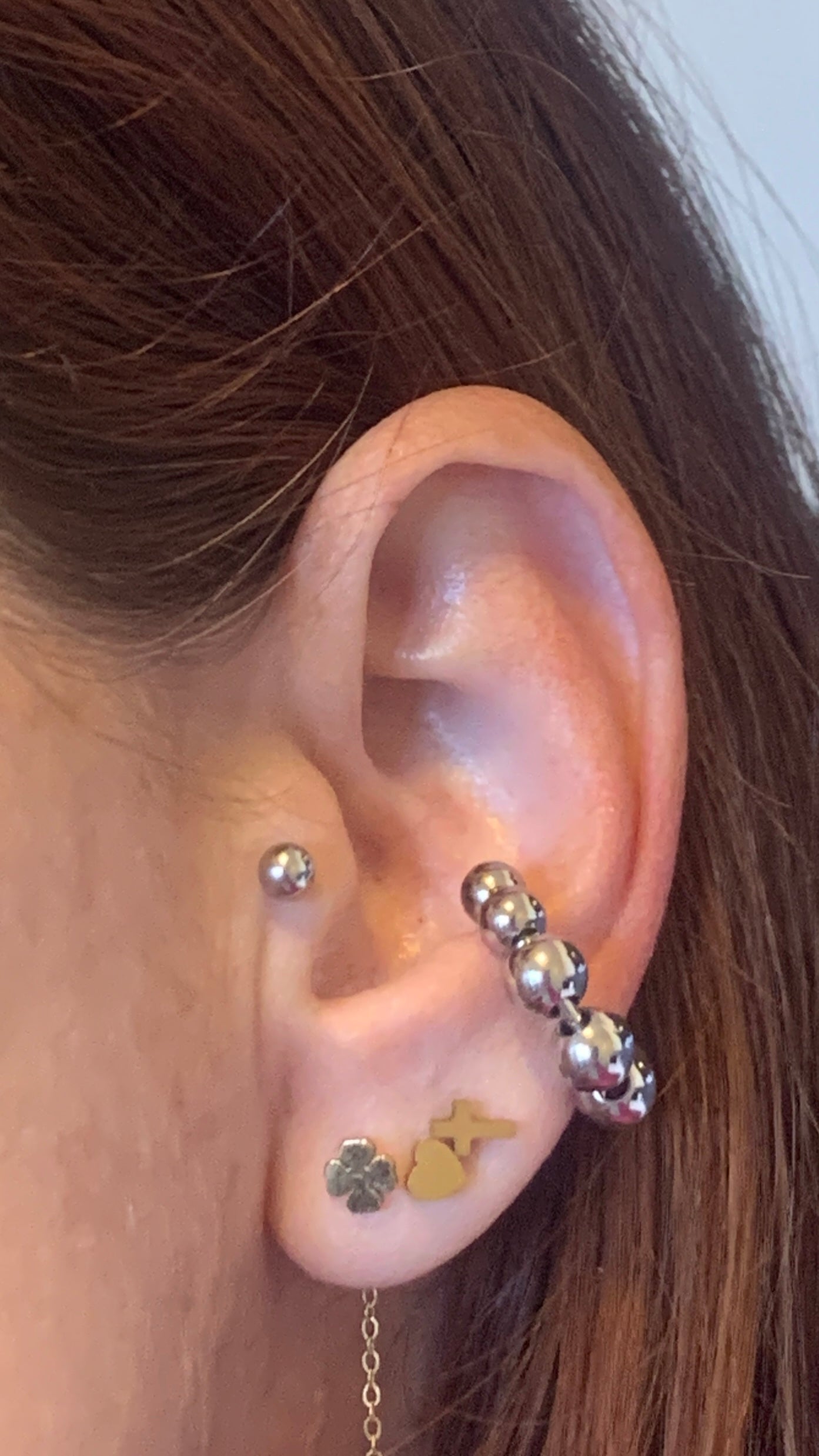 Ear cuff