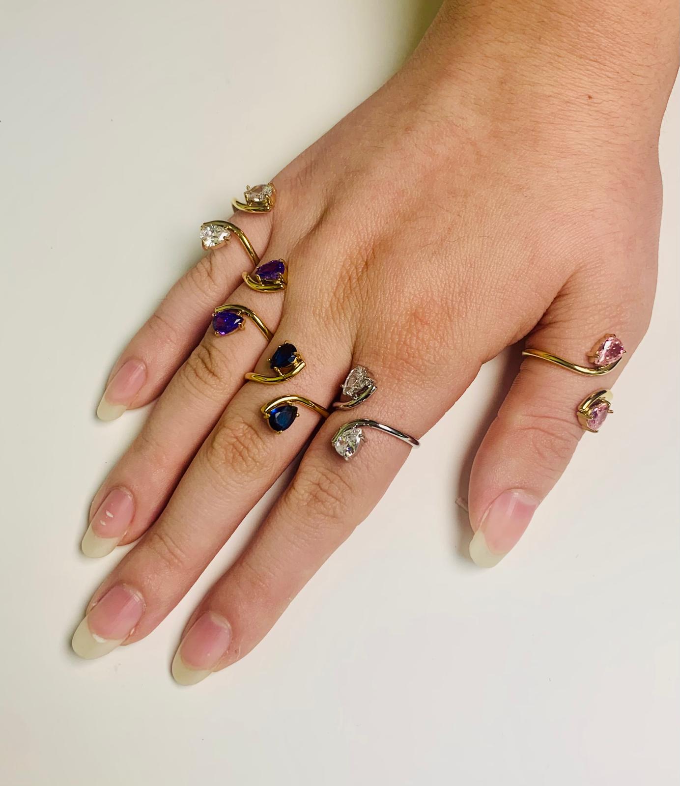anello con due zirconi