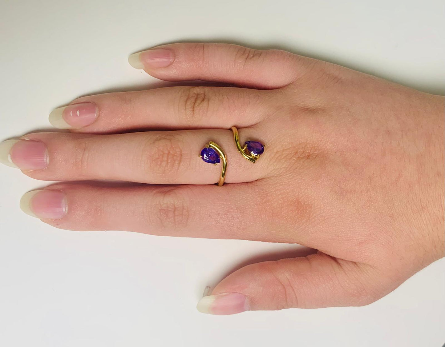 anello con due zirconi