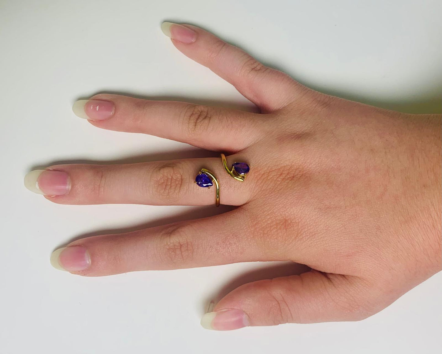anello con due zirconi