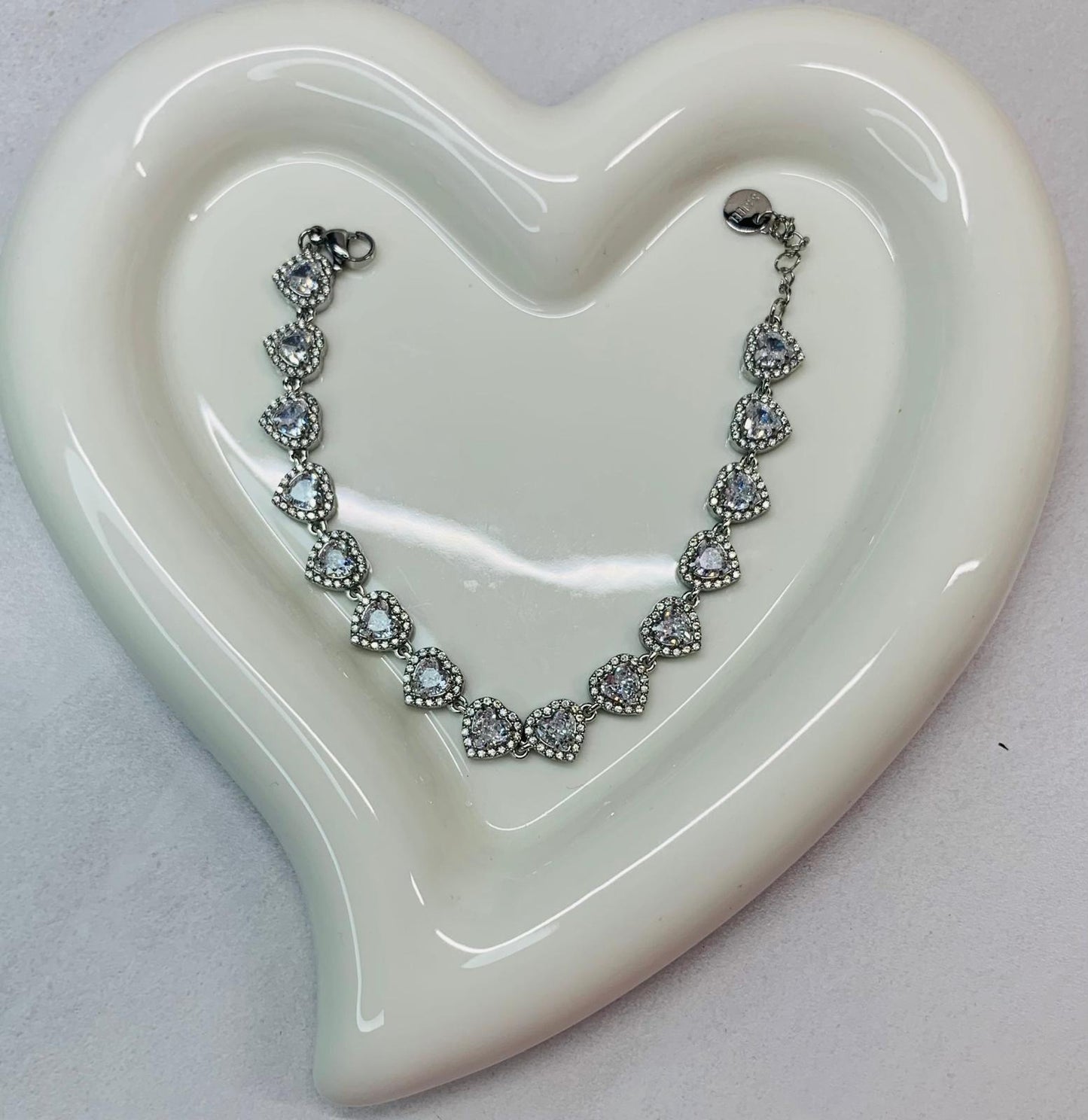 bracciale con cuoricini pieni di zirconi